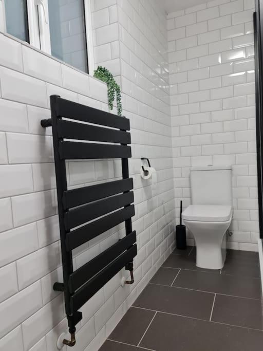 Centrally Located To The City Of Lincoln Exterior foto